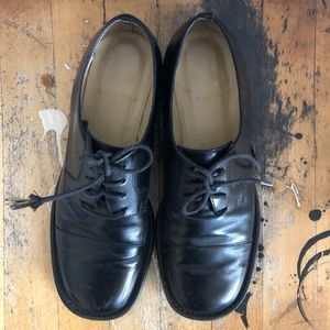 BCBG Max Azria Black Leather Oxfords 8.5